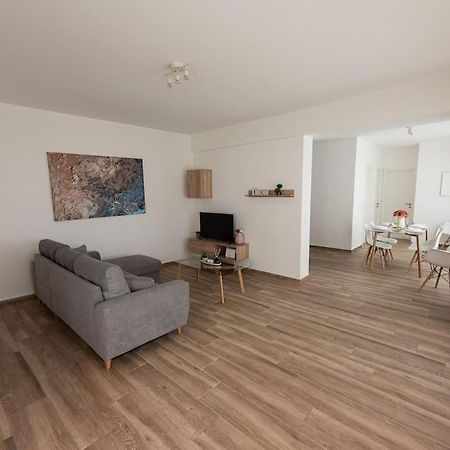 Bright 2Br Apartment In Palaio Faliro- Athens Exterior photo
