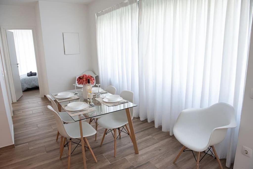 Bright 2Br Apartment In Palaio Faliro- Athens Exterior photo